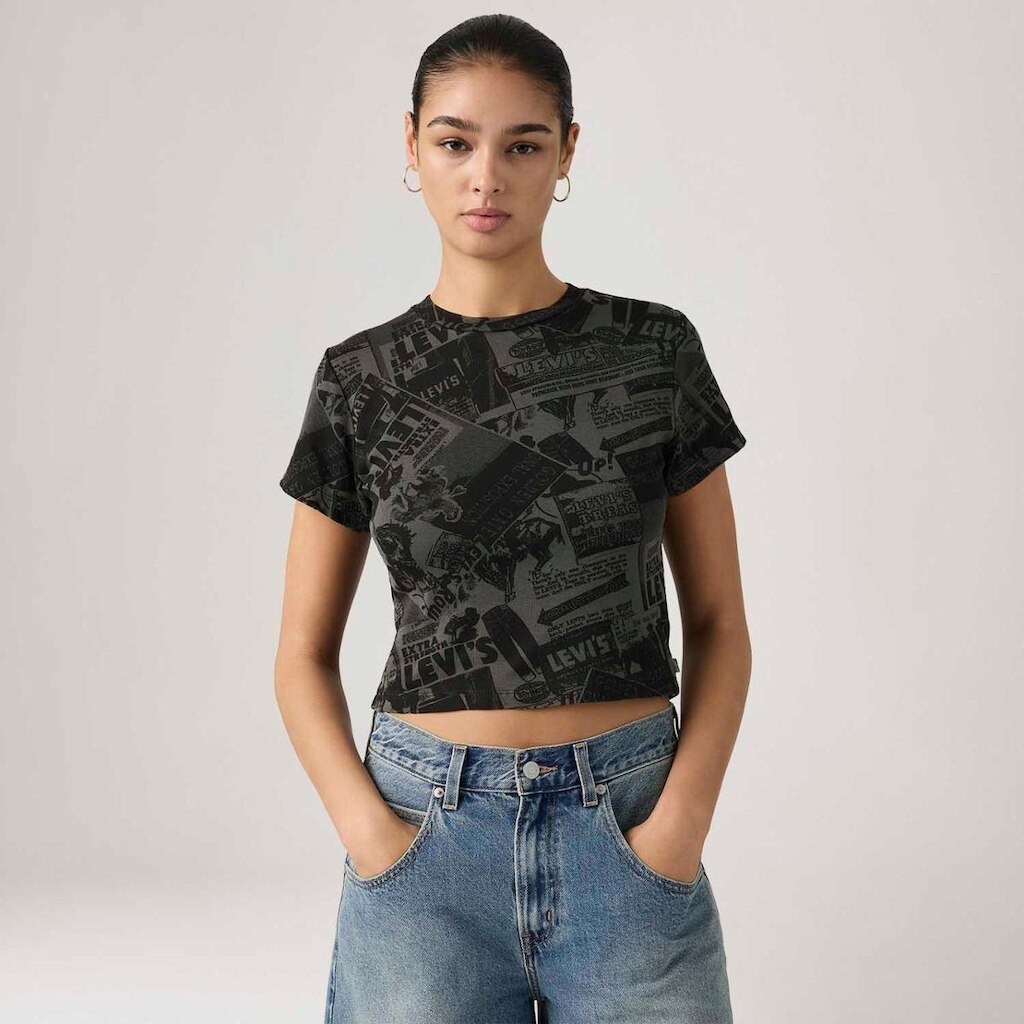 Camiseta Levi's Graphic Essential Sporty Preta Manga Curta Feminina