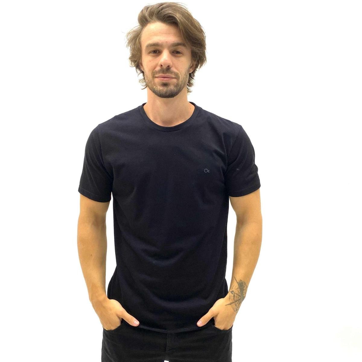 CAMISETA MANGA CURTA OGOCHI ALGODÃO SLIM MASCULINO - Preto Menor preço em CAMISETA MANGA CURTA OGOCHI ALGODÃO SLIM MASCULINO - Preto