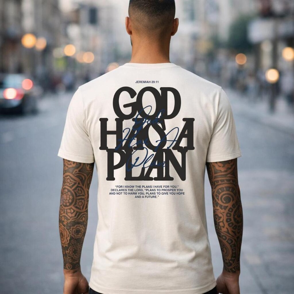 Camiseta Masculina Religiosa Catolica 100% Algodão Macio Leve Estampa Alta Qualidade God Has a Plan