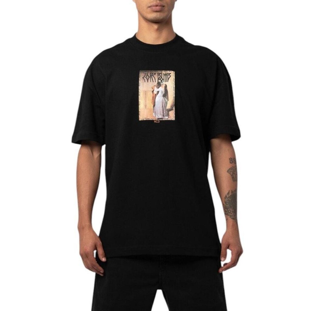 Camiseta MCD Last Kiss Travis Bomb Preto