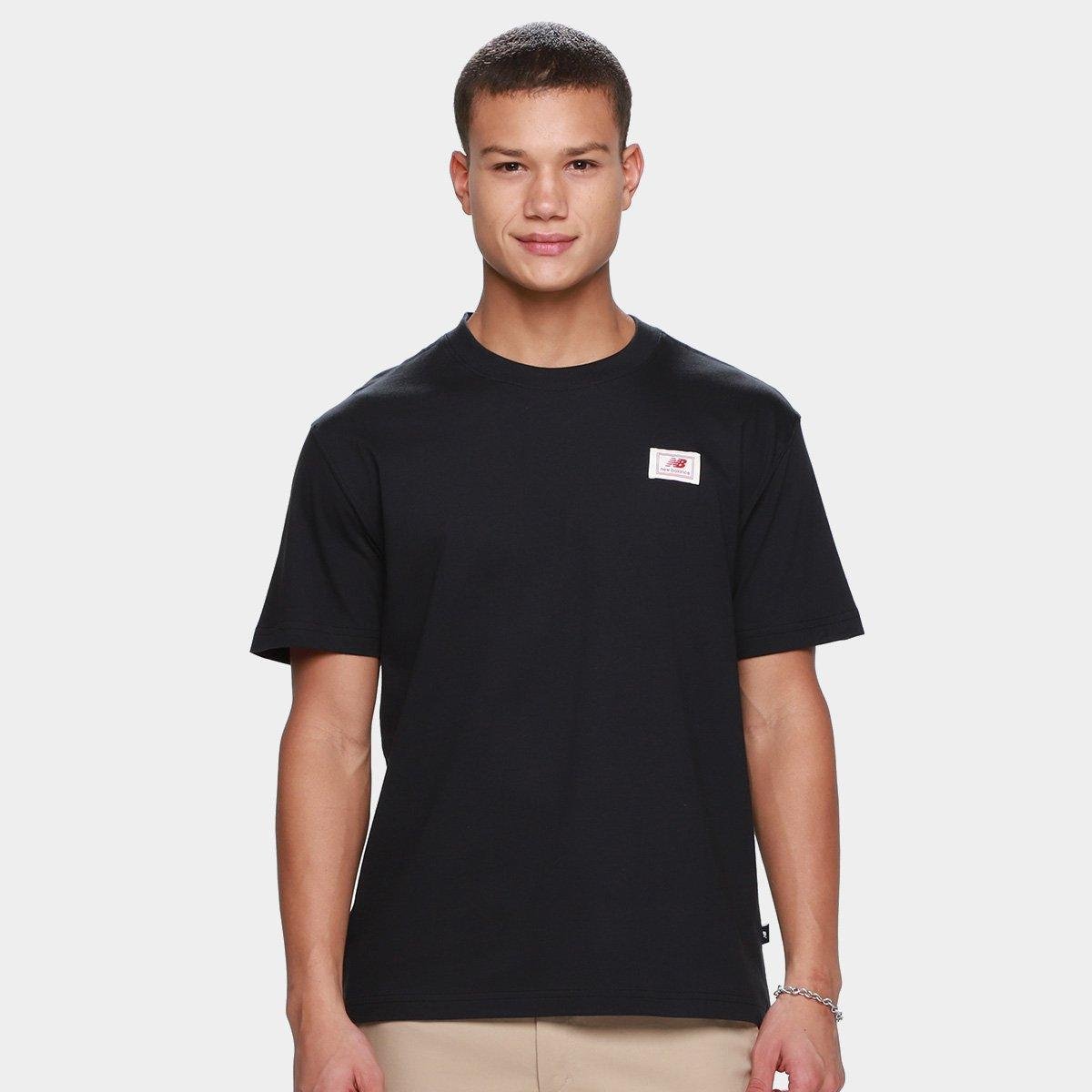 Camiseta New Balance Woven Label Masculina Menor preço em Camiseta New Balance Woven Label Masculina