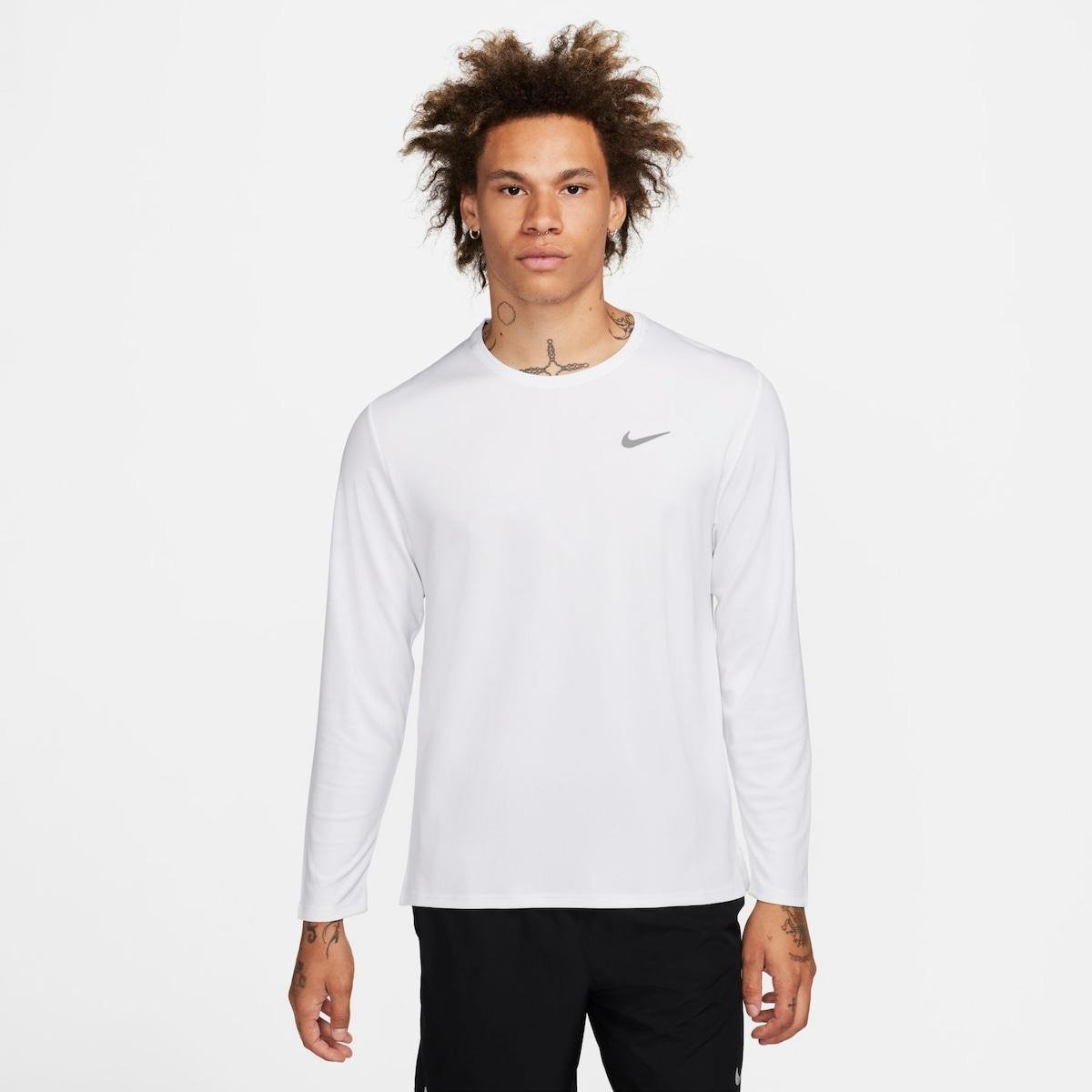 Camiseta Nike Dri-FIT Miler Masculina é ruim? Camiseta Nike Dri-FIT Miler Masculina é boa?