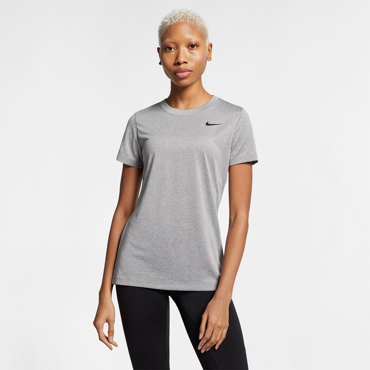 Camiseta Nike Dry Leg Tee Crew Feminina - Cinza é ruim? Camiseta Nike Dry Leg Tee Crew Feminina - Cinza é boa?
