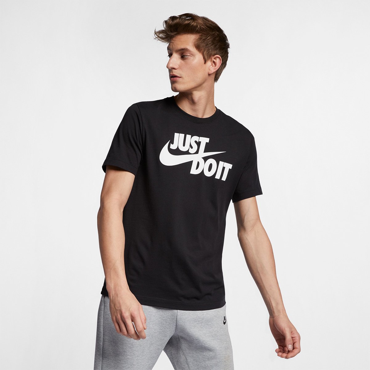 Camiseta Nike Estampa Just Do It Swoosh Masculina - Preto+Branco é ruim? Camiseta Nike Estampa Just Do It Swoosh Masculina - Preto+Branco é boa?