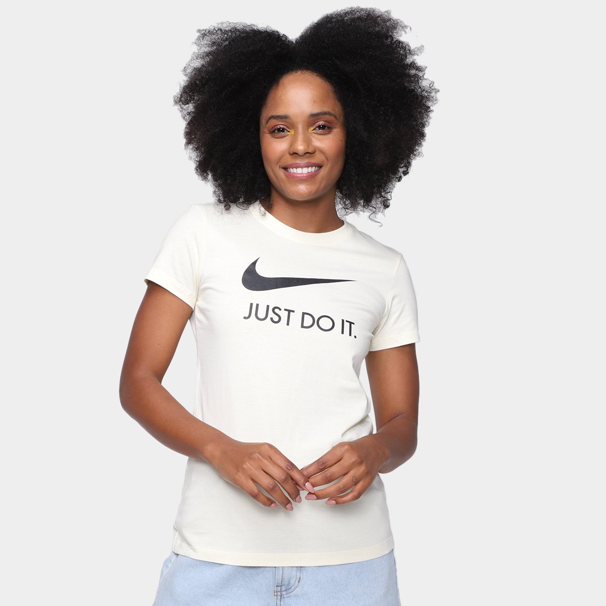 Camiseta Nike Just Do It Slim Feminina - Bege+Preto é ruim? Camiseta Nike Just Do It Slim Feminina - Bege+Preto é boa?