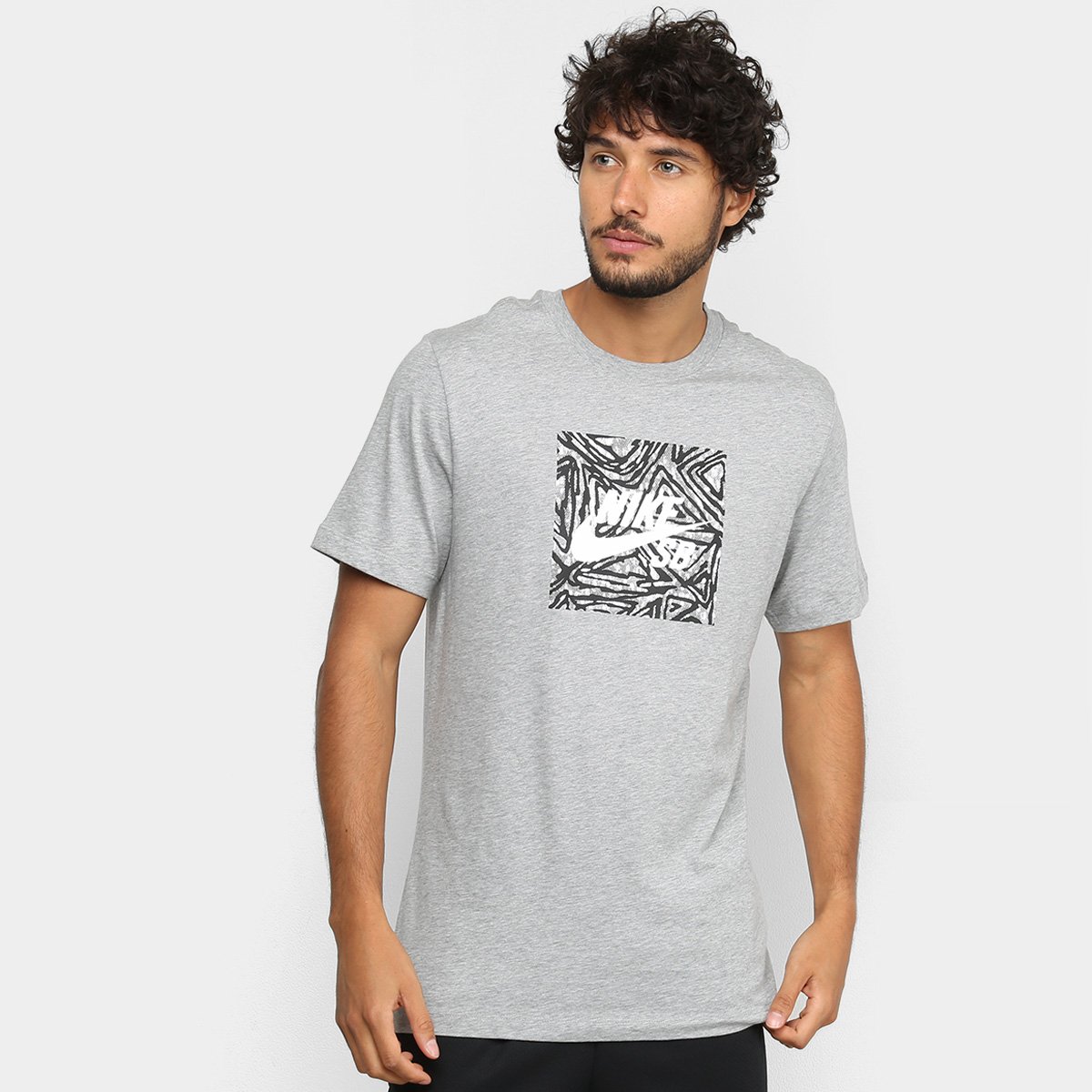 Camiseta Nike Sb Triangl Masculina - Cinza é ruim? Camiseta Nike Sb Triangl Masculina - Cinza é boa?