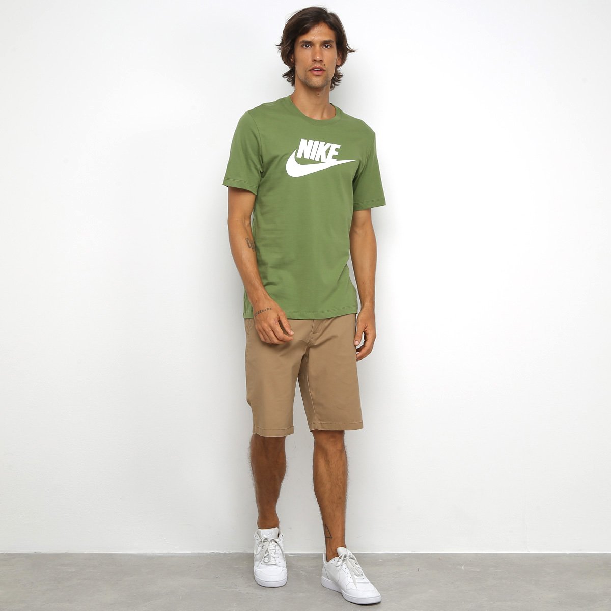 camiseta nike sportswear masculina verde