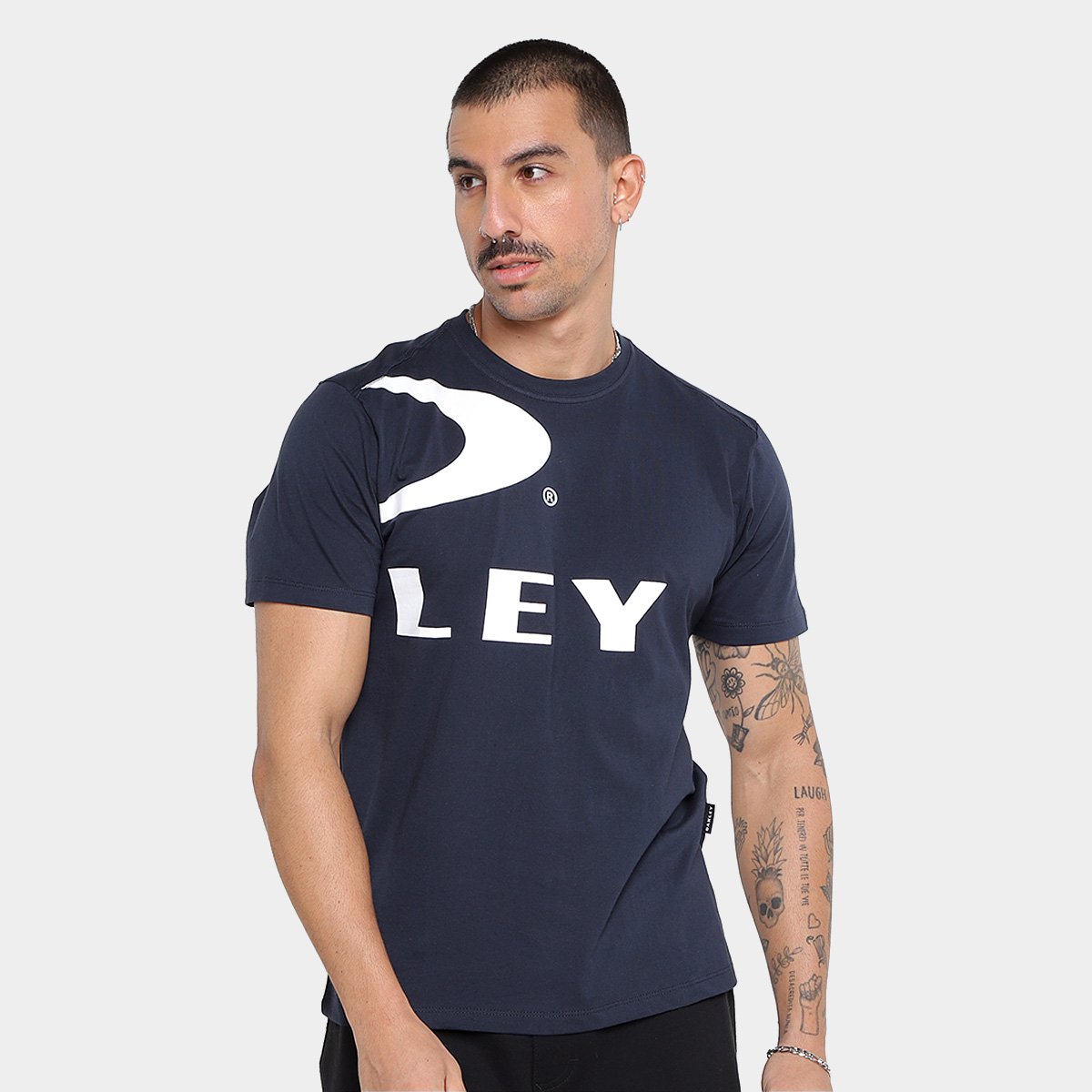 Camiseta Oakley Big Ellipse Masculina - Marinho Menor preço em Camiseta Oakley Big Ellipse Masculina - Marinho