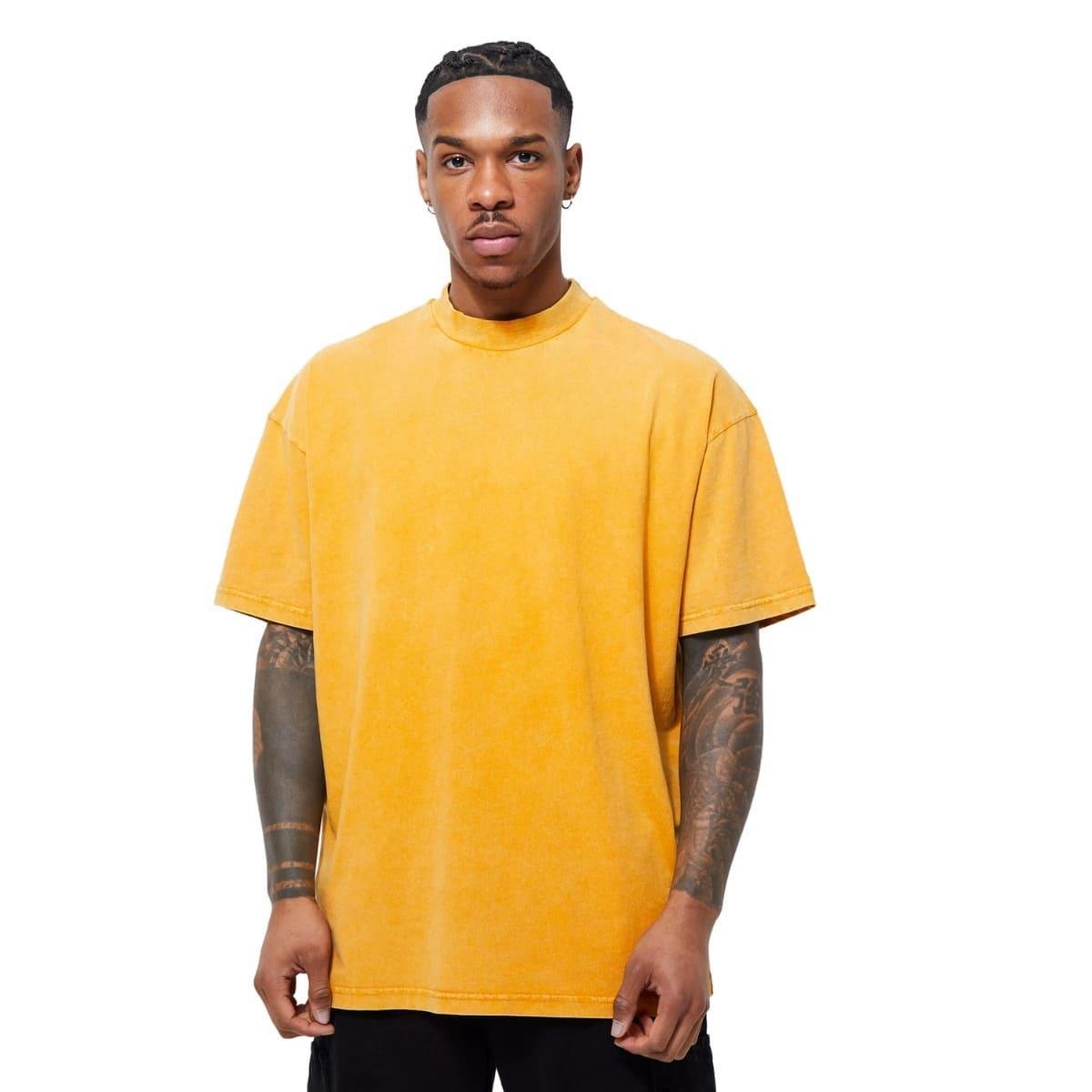 Camiseta Oversized Gola Alta Amarelo Gold Menor preço em Camiseta Oversized Gola Alta Amarelo Gold