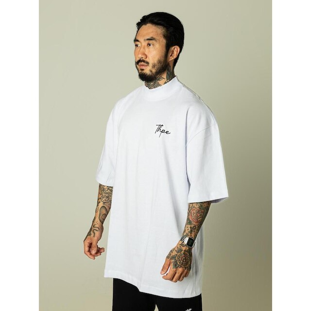 Camiseta Oversized Gola Alta Signature
