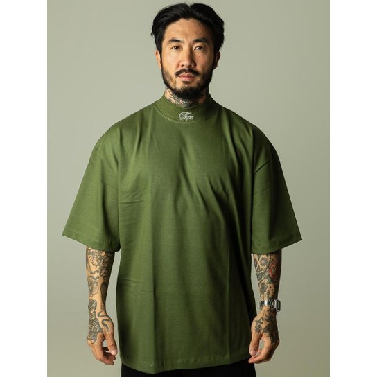 Camiseta Oversized Gola Alta Verde Musgo Details