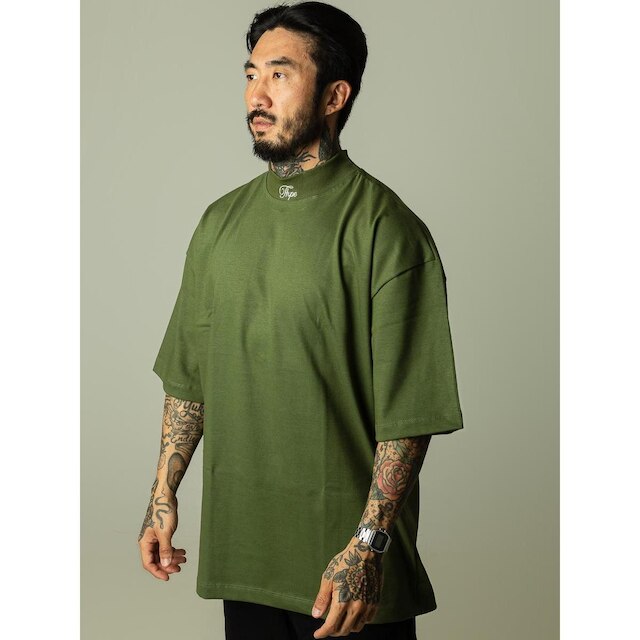 Camiseta Oversized Gola Alta Verde Musgo Details