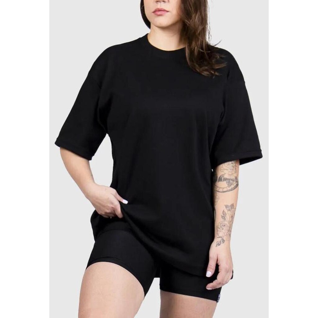 Camiseta Oversized Lisa Feminina Perfeita Para Quem Gosta de Liberdade e Estilo - Preta
