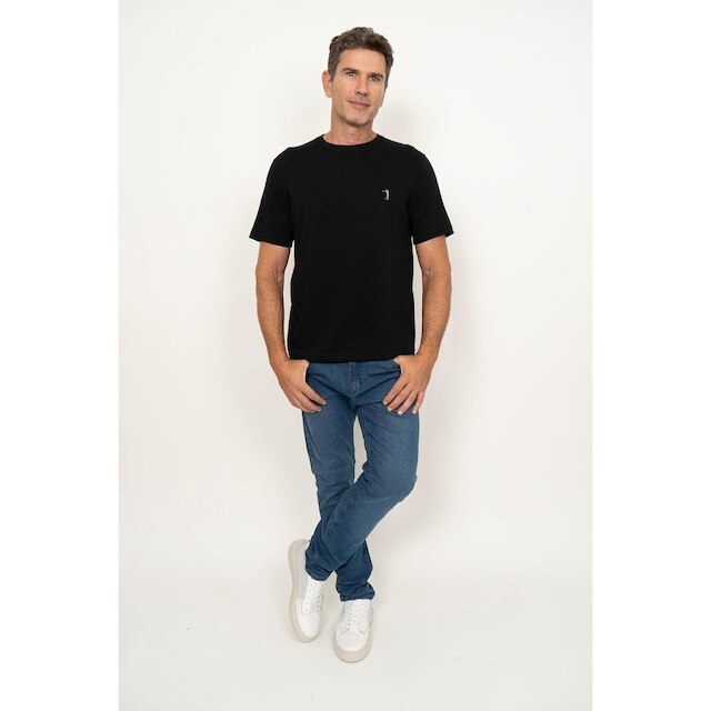 Camiseta Preta Lisa Aleatory