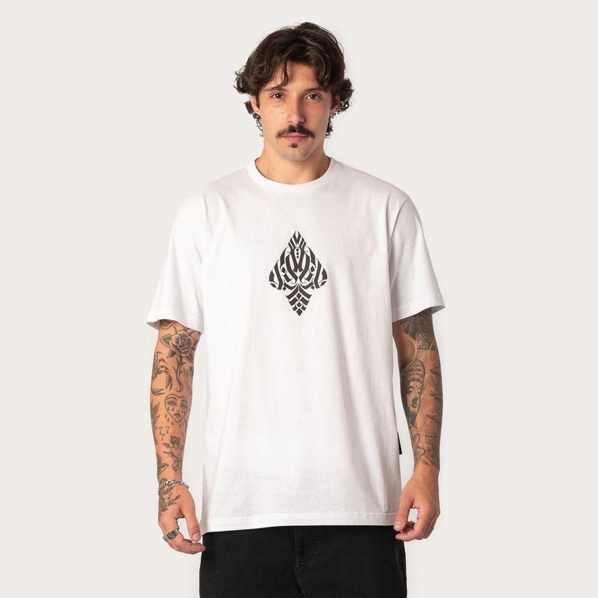 Menor preço em Camiseta Regular MCD Espada Caligrafiti