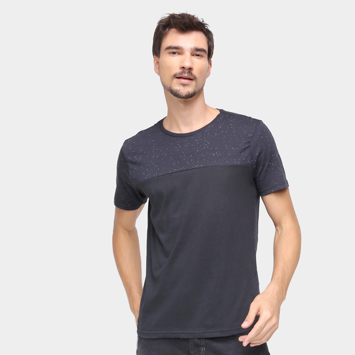 Camiseta Three Hands Manga Curta Masculina - Preto Menor preço em Camiseta Three Hands Manga Curta Masculina - Preto