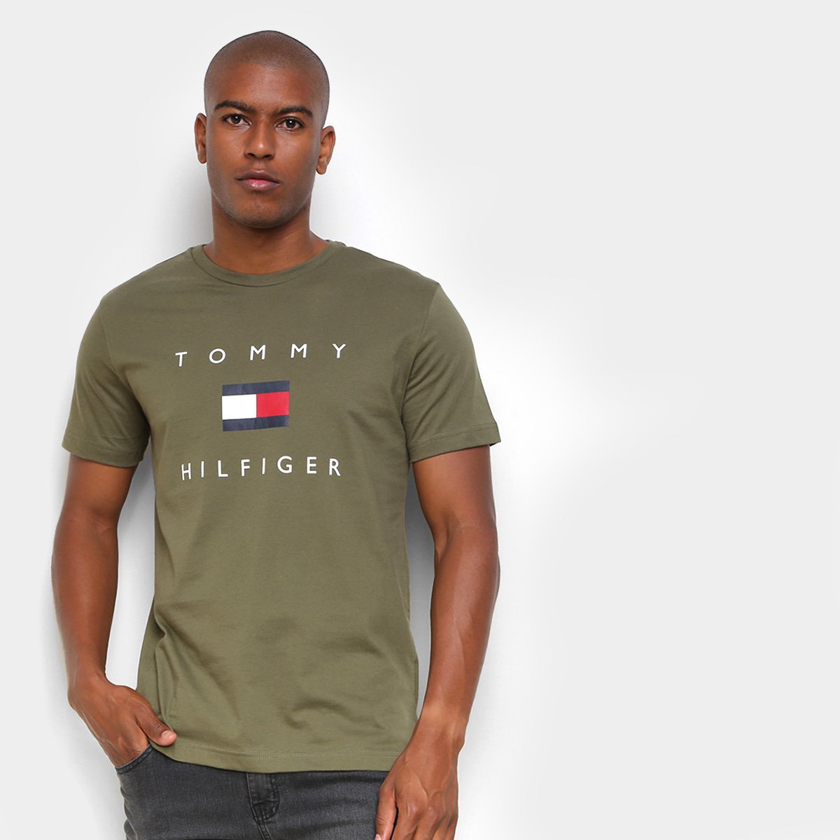 camiseta tommy estampada