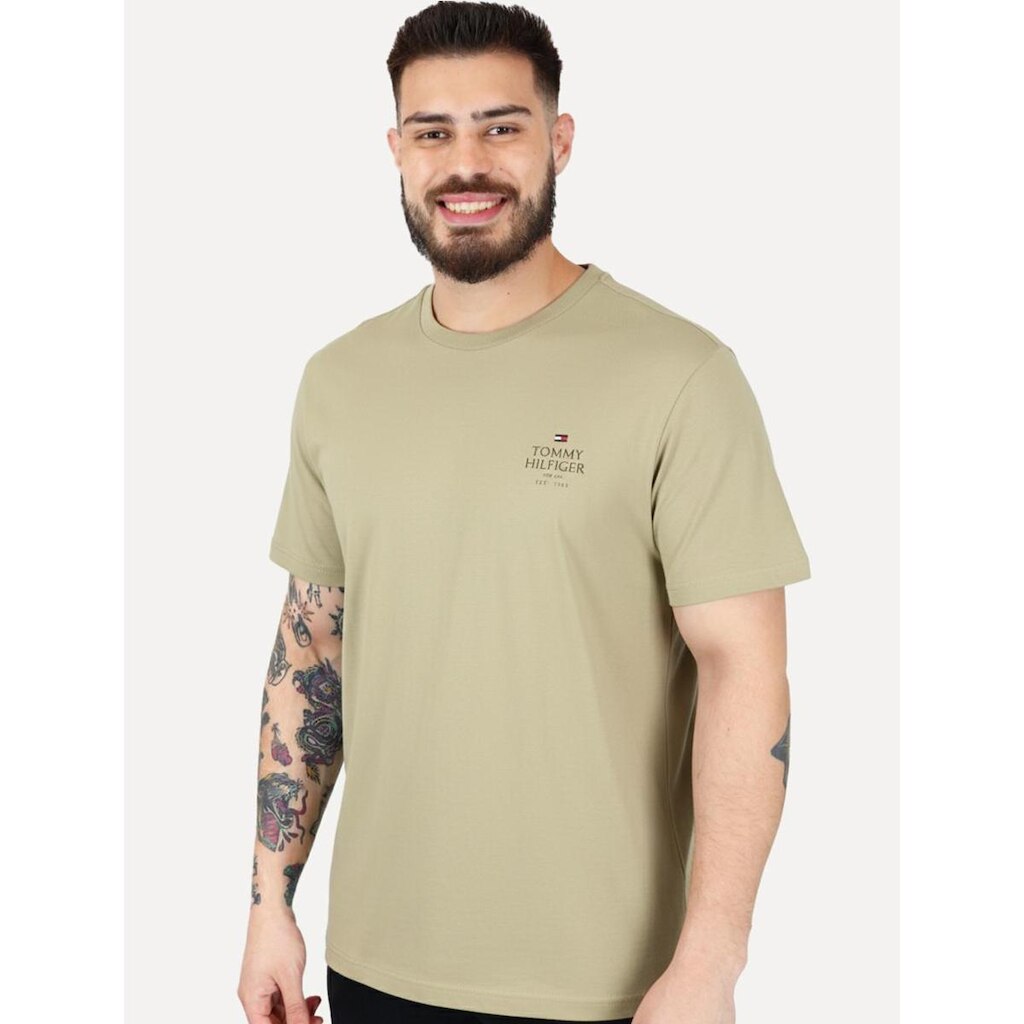 Camiseta Tommy Hilfiger Masculina Stack Brand Love Cáqui