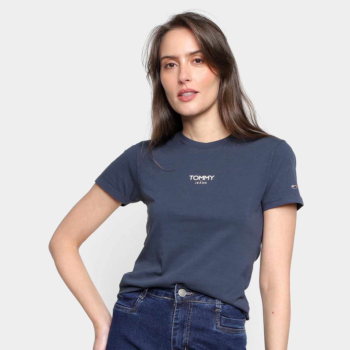Camiseta Tommy Jeans Essential Logo Feminina Menor preço em Camiseta Tommy Jeans Essential Logo Feminina