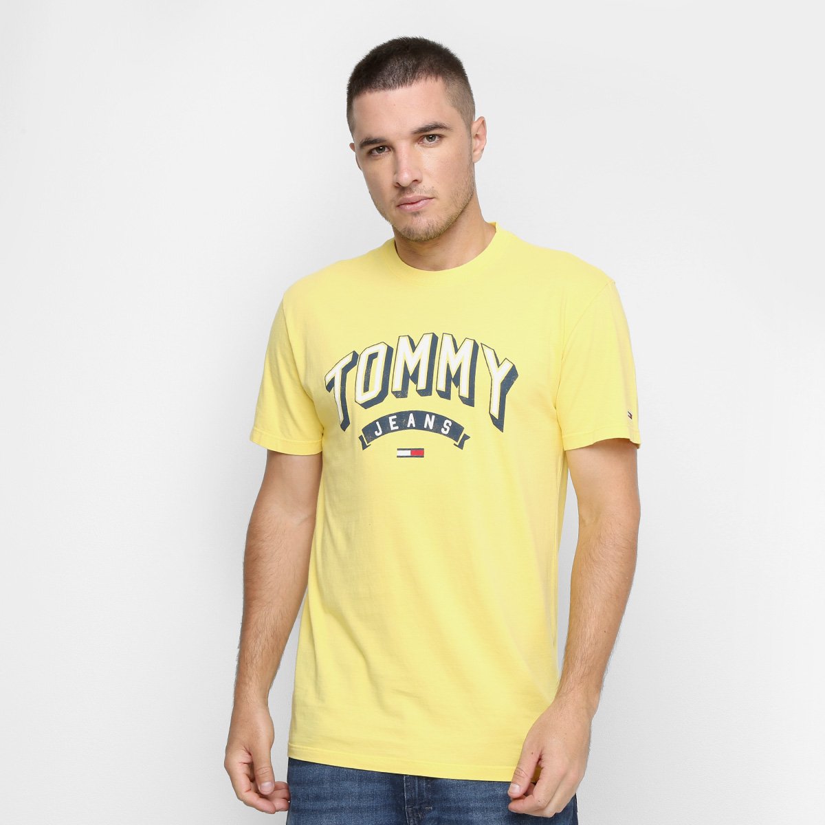 Camiseta Tommy Jeans Logo Retrô Masculina - Amarelo é boa?