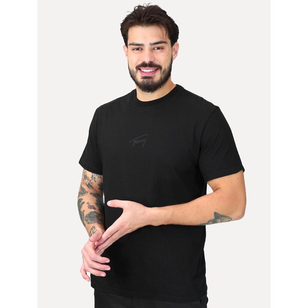 Camiseta Tommy Jeans Masculina Embroidered Signature Center Preta