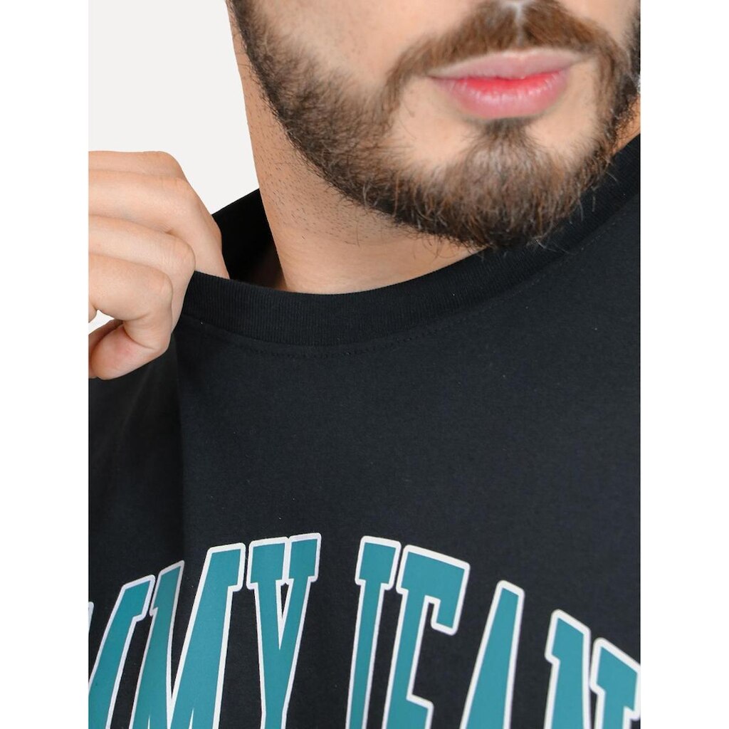 Camiseta Tommy Jeans Masculina Regular Varsity Arc Preta