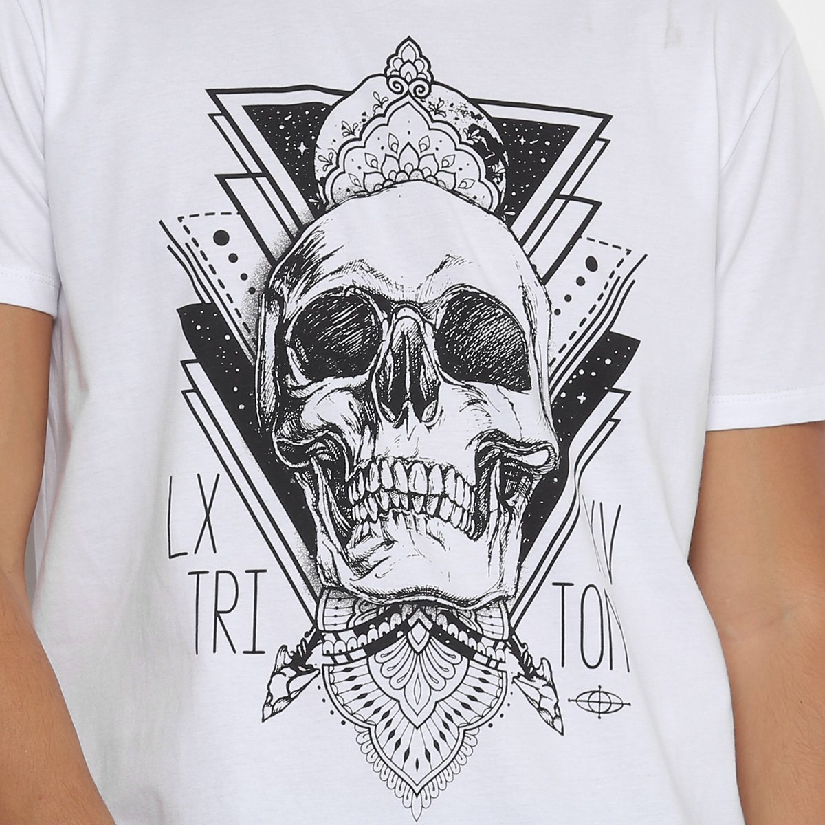 camiseta masculina com estampa de caveira