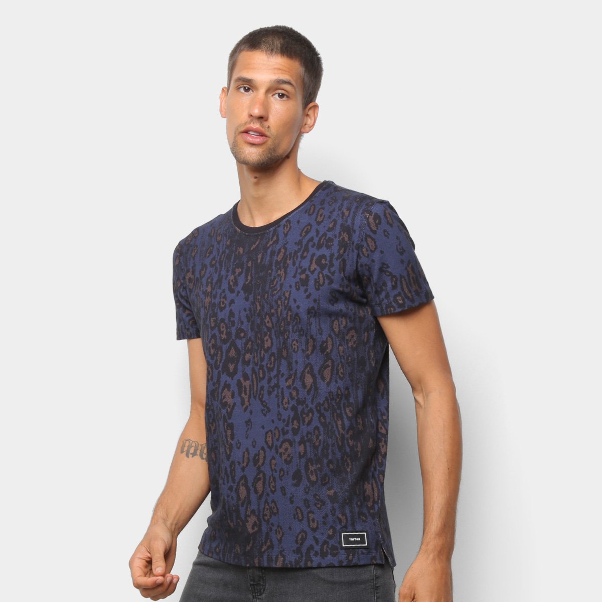Camiseta Triton Estampada Básica Masculina - Preto Menor preço em Camiseta Triton Estampada Básica Masculina - Preto