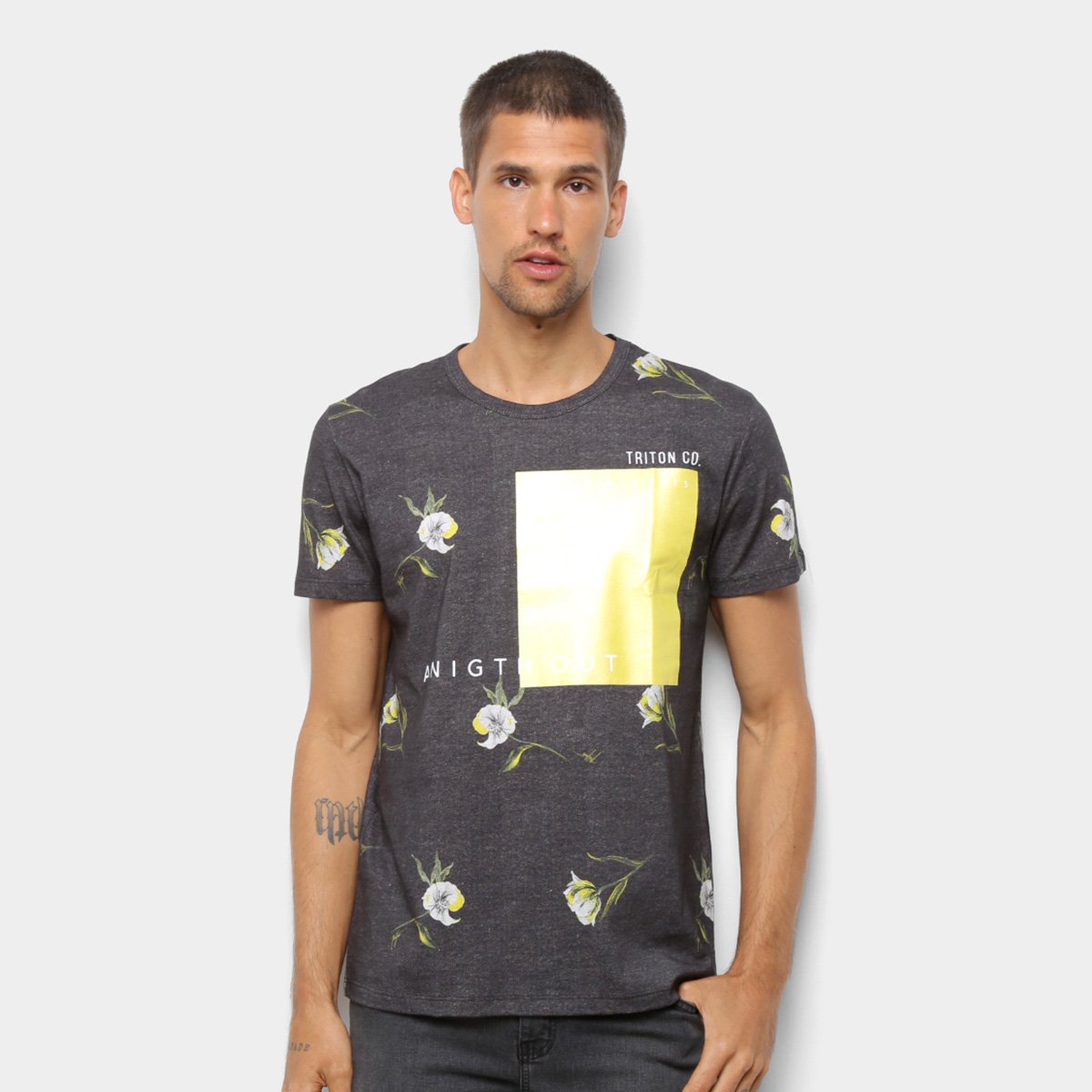 Camiseta Triton Estampada Manga Curta Masculina - Preto+Amarelo Menor preço em Camiseta Triton Estampada Manga Curta Masculina - Preto+Amarelo