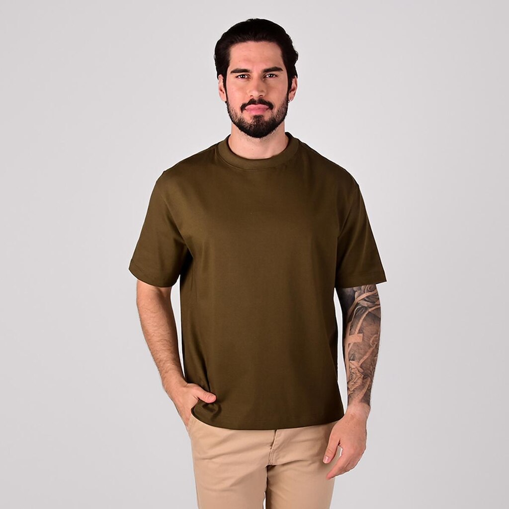 Camiseta Versatiold Oversized Verde Militar
