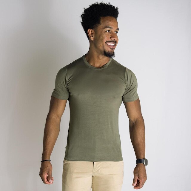 Camiseta VersatiOld Tech Modal Verde Militar