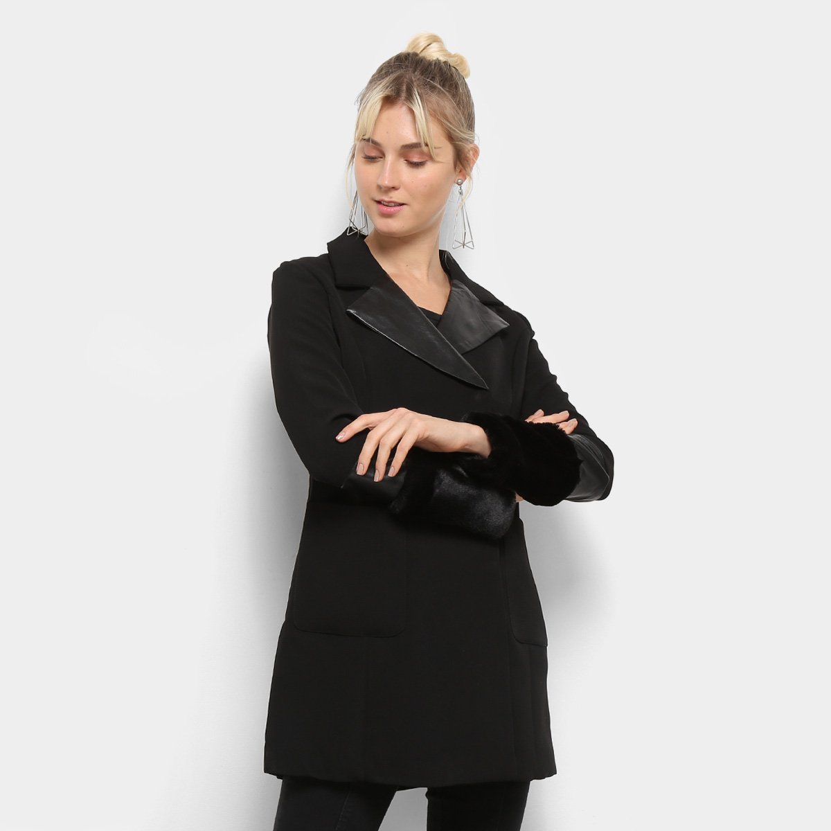 Casaco Queen's Lã Batida Manga Pelúcia Feminino - Preto Menor preço em Casaco Queen's Lã Batida Manga Pelúcia Feminino - Preto