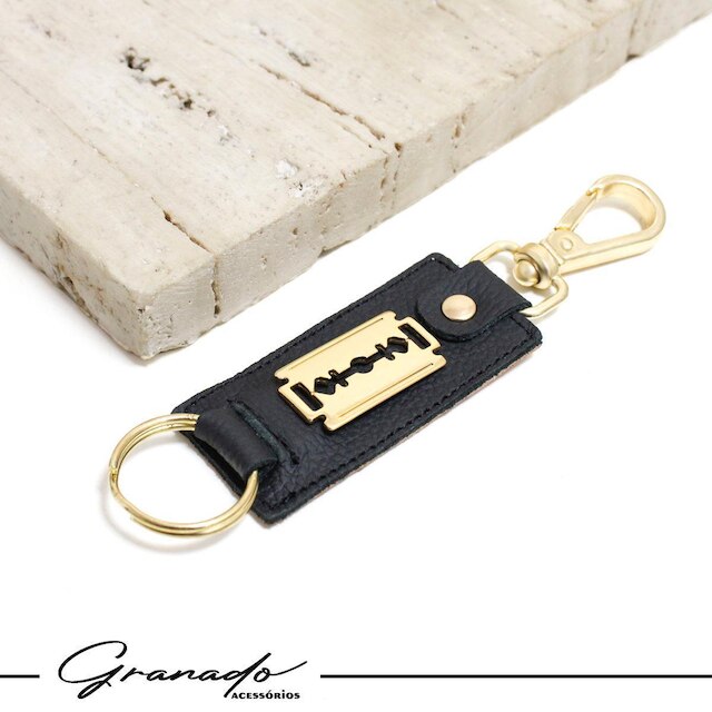 Chaveiro Couro Barbeiro Lâmina Banho Dourado - NE