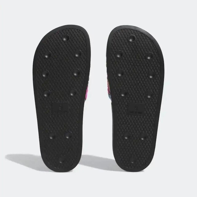 Chinelo Adilette Pride Adidas - ID7513