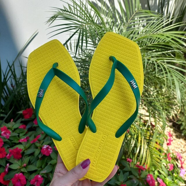 Chinelo de Dedo Feminino Bico Quadrado Marina Mello