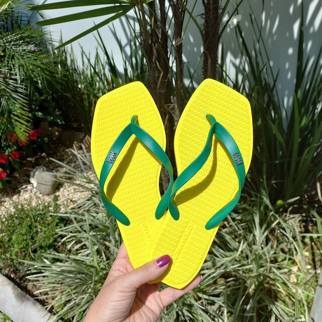 Chinelo de Dedo Feminino Bico Quadrado Marina Mello