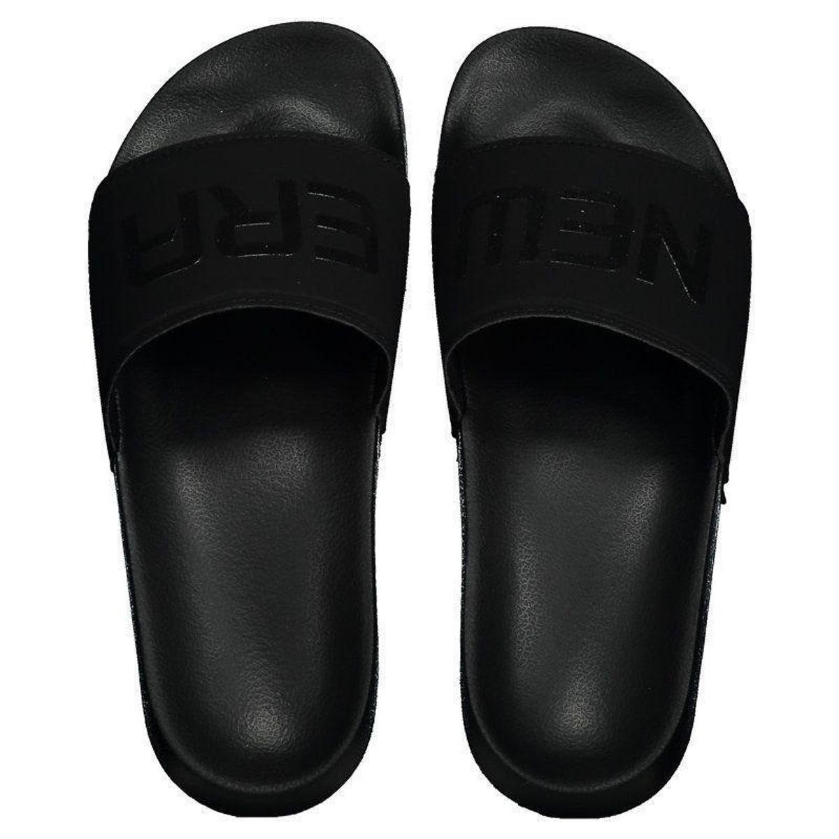 Chinelo New Era Slide Tipia Preto - Preto Menor preço em Chinelo New Era Slide Tipia Preto - Preto