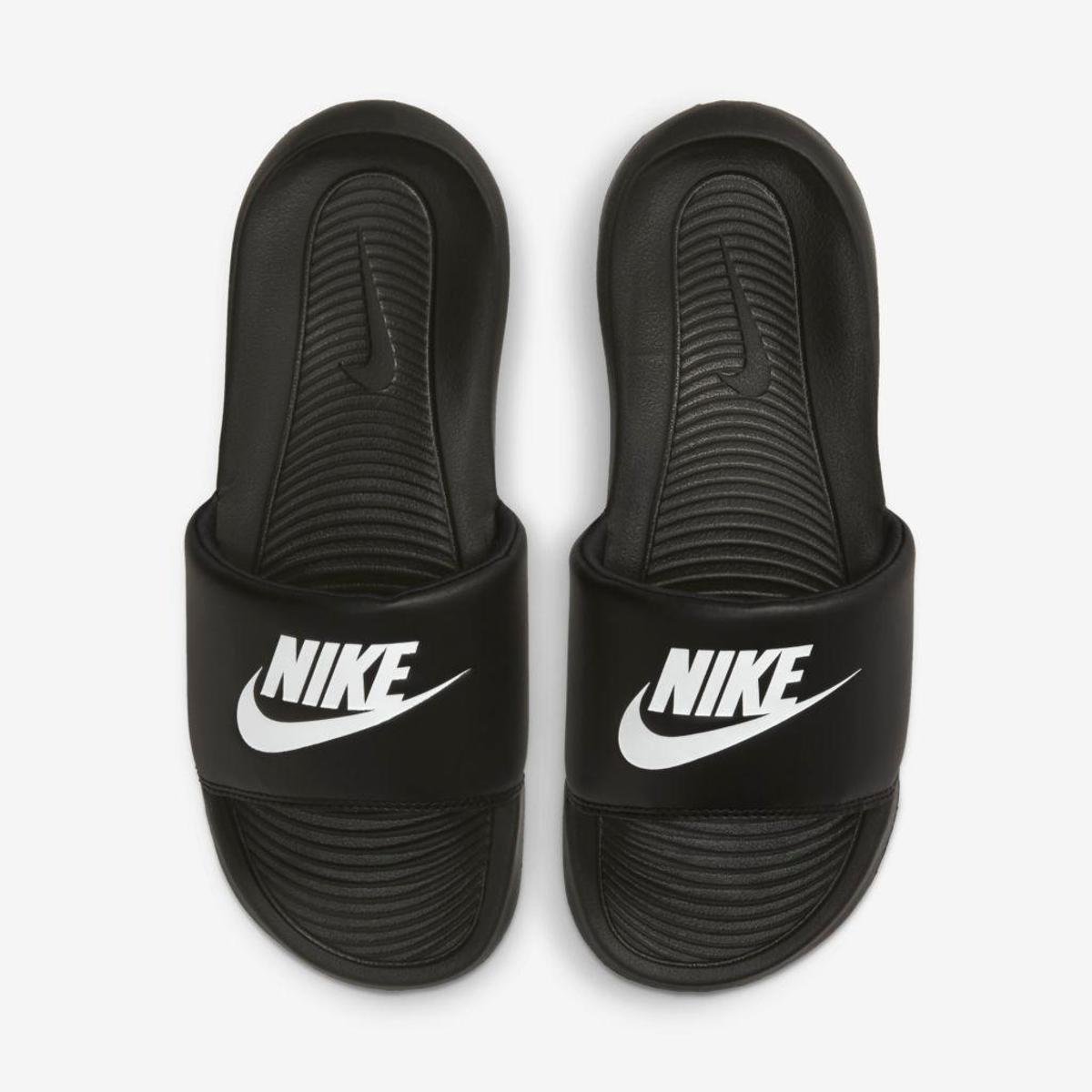 Chinelo Nike Victori One Feminino Menor preço em Chinelo Nike Victori One Feminino