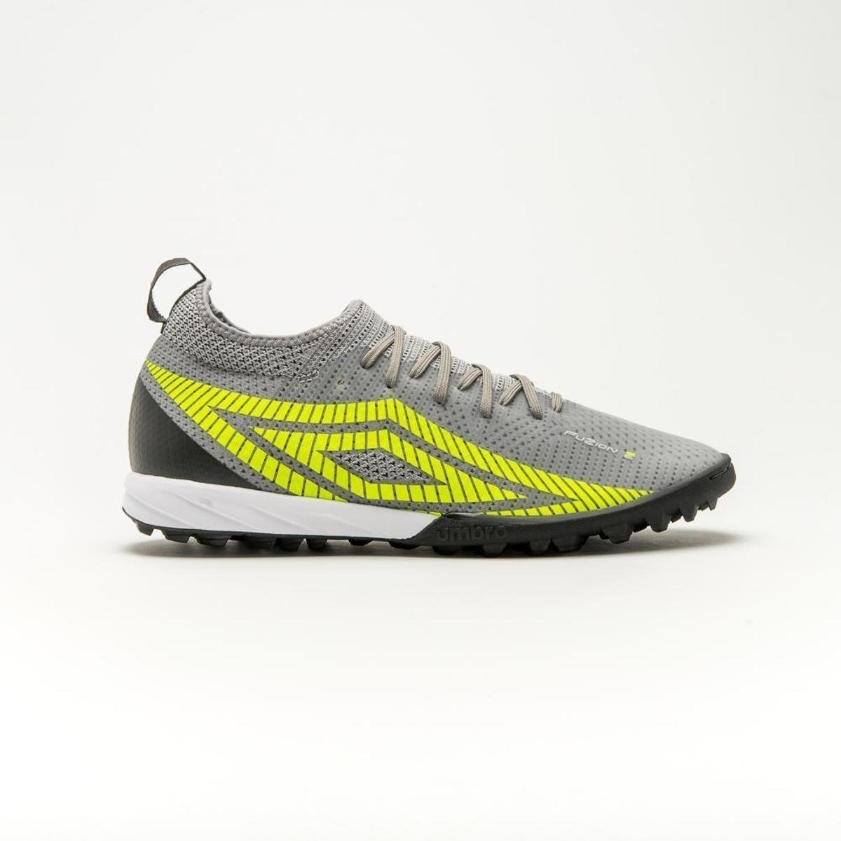 Chuteira Society Umbro Fuzion Z - Cinza Menor preço em Chuteira Society Umbro Fuzion Z - Cinza