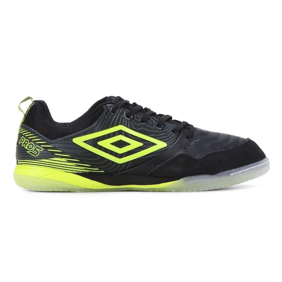 Menor preço em CHUTEIRA UMBRO FUTSAL PRO 5 LARANJA E PRETO 37
