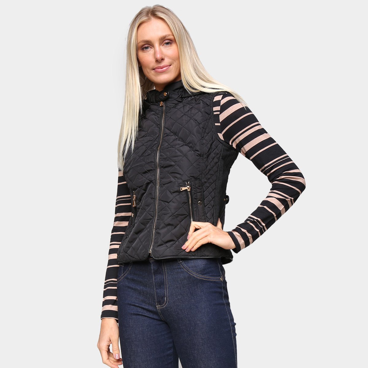 Colete SeV Básico Nylon Matelassê Com Capuz Feminino - Preto Menor preço em Colete SeV Básico Nylon Matelassê Com Capuz Feminino - Preto