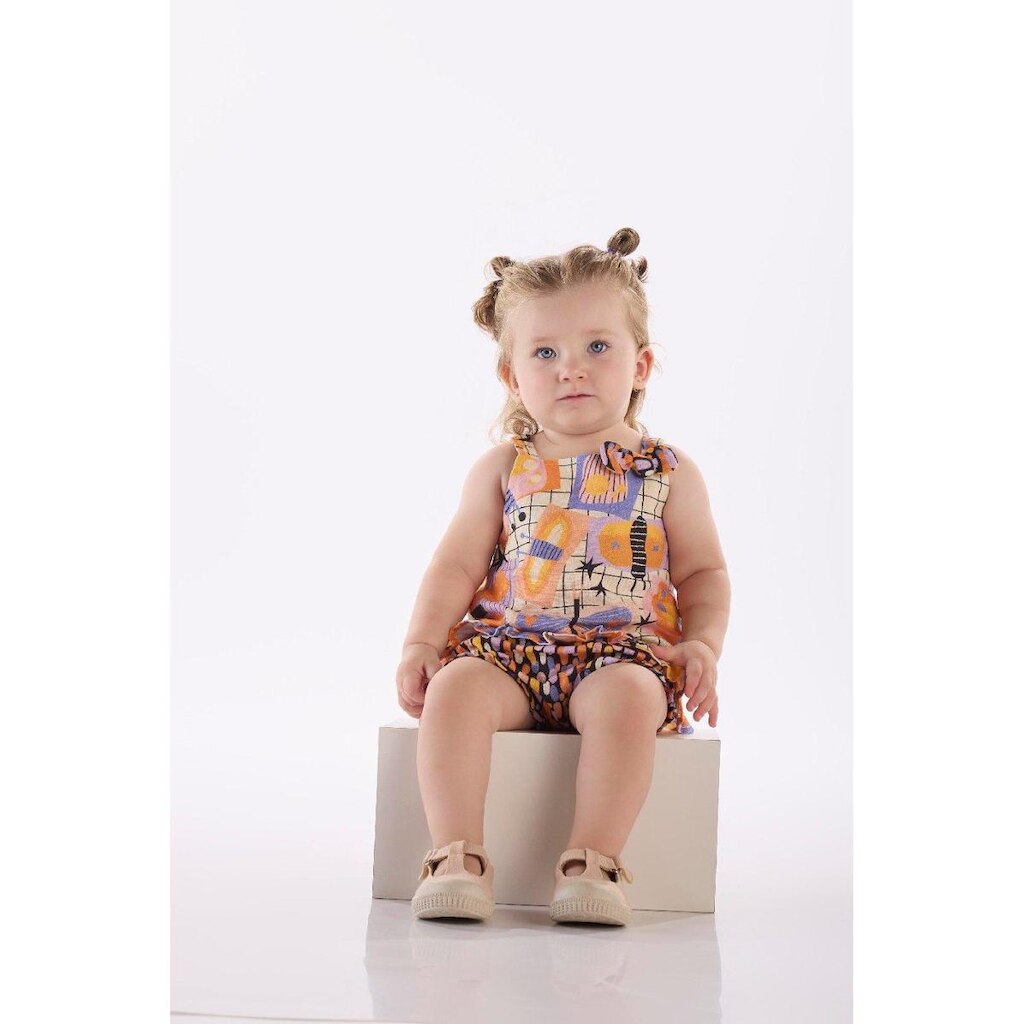 Conjunto Bebê com Bata e Calcinha Três e Já