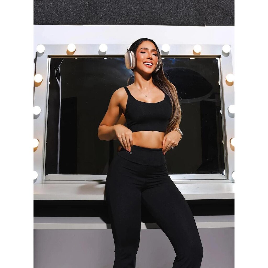Conjunto Fitness Flor Brasil Calça Flare E Top Bojo Removíve