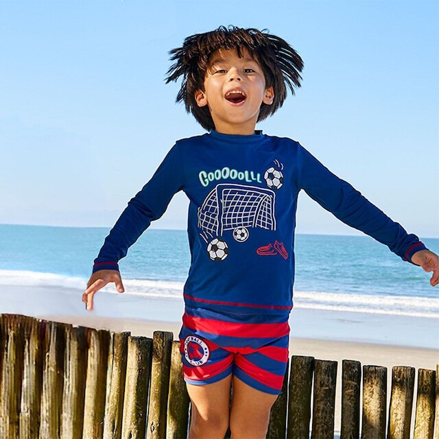 Conjunto Praia Infantil Menino Proteção UV Camiseta e 2 Sungas Football Marinho Tip Top