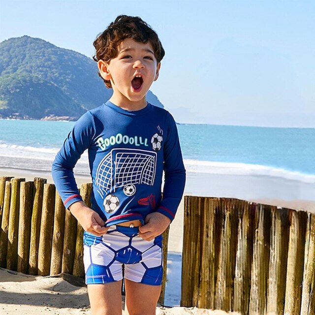 Conjunto Praia Infantil Menino Proteção UV Camiseta e 2 Sungas Football Marinho Tip Top