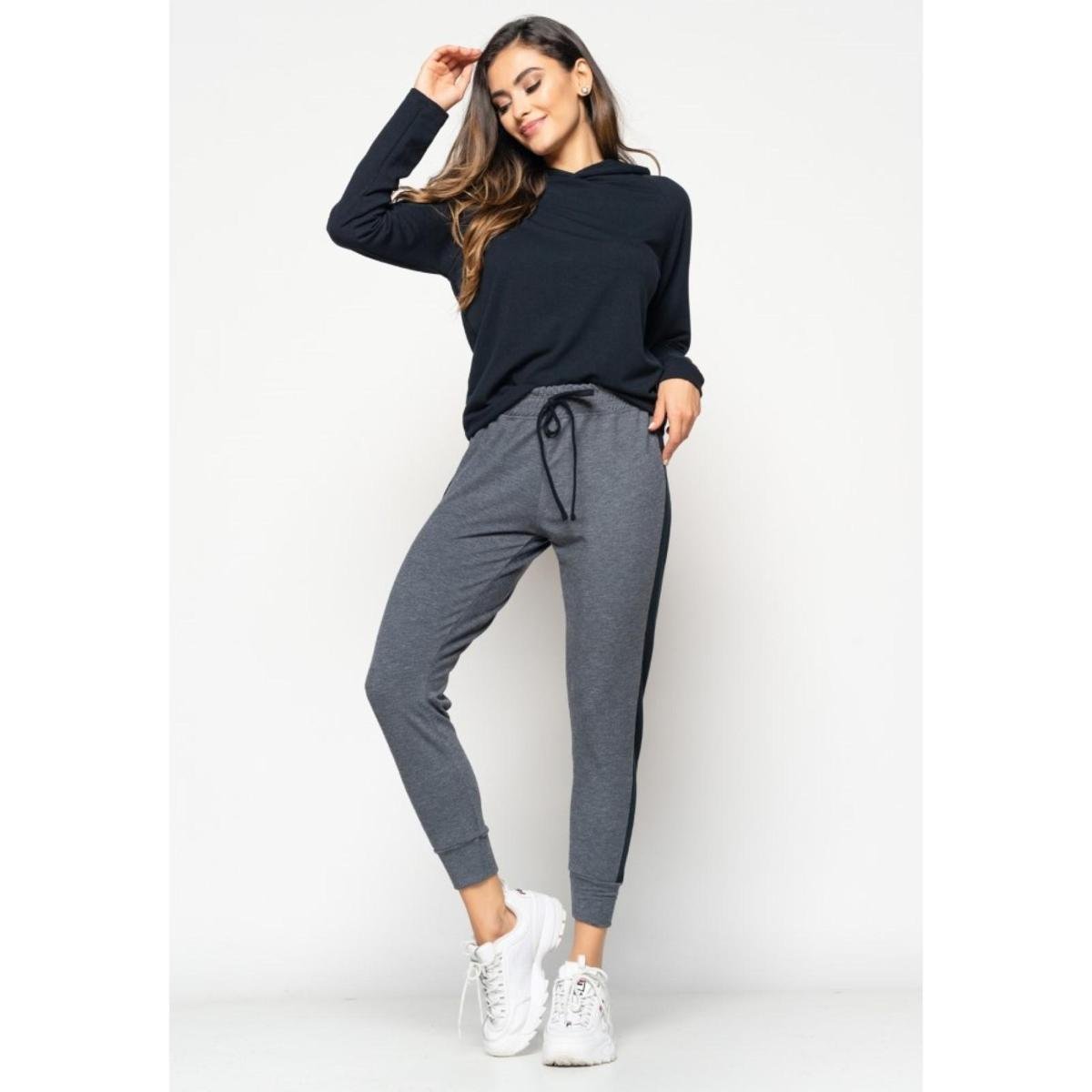 Conjunto Salvatore Comfy Casaco Capuz e Jogger Moletinho Feminino - Grafite+Preto Menor preço em Conjunto Salvatore Comfy Casaco Capuz e Jogger Moletinho Feminino - Grafite+Preto