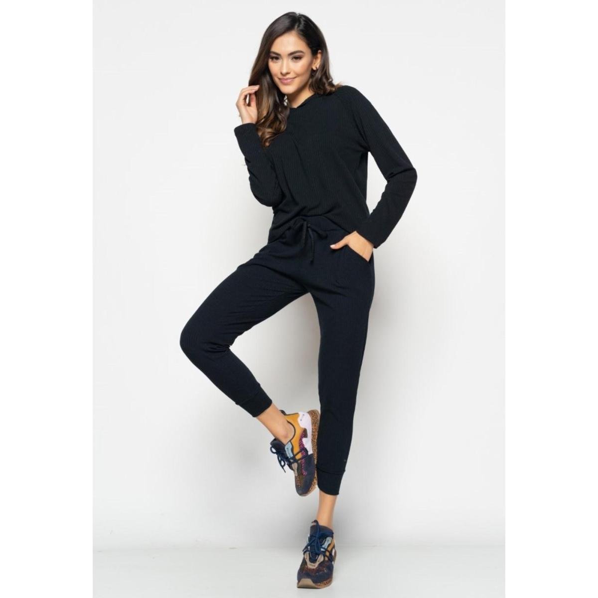 Conjunto Salvatore Comfy Casaco e Jogger Canelado Feminino - Preto Menor preço em Conjunto Salvatore Comfy Casaco e Jogger Canelado Feminino - Preto
