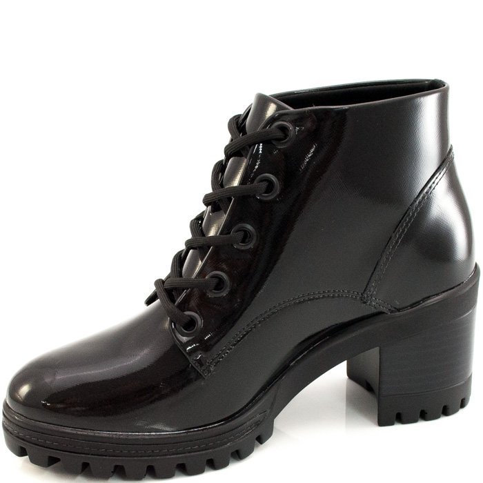 coturno feminino envernizado