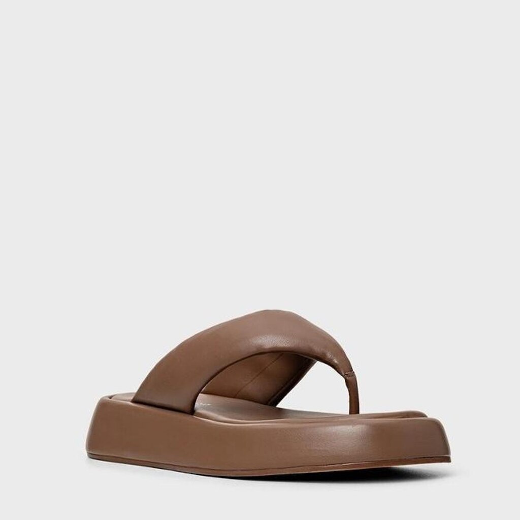 Flat Papete / Flatform Thong em Couro Mocha / Marrom Carrano