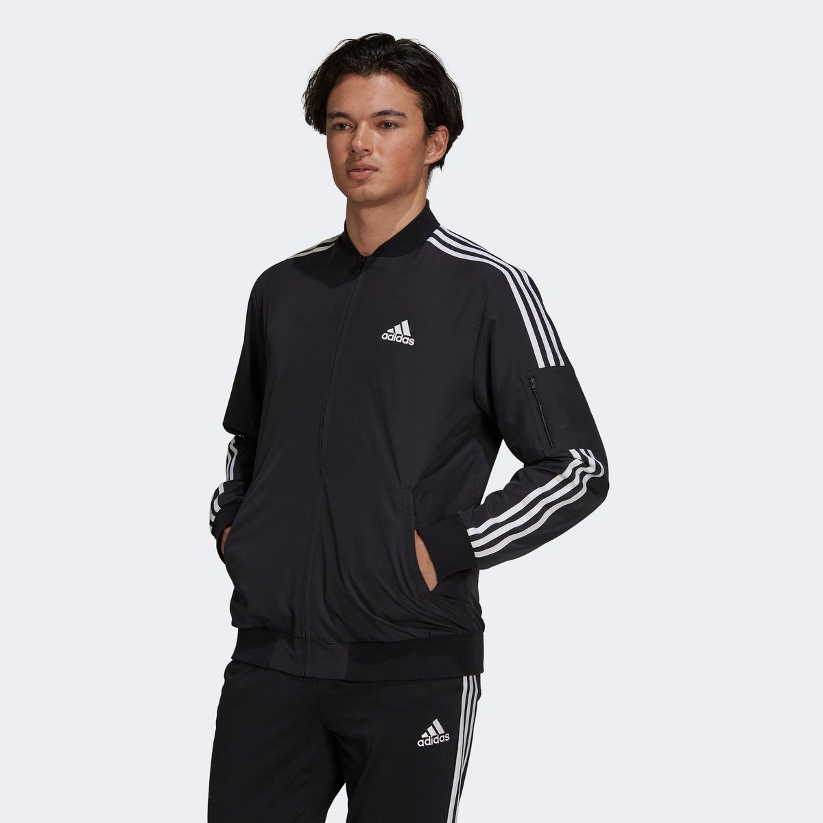 Jaqueta Bomber Adidas 3 Listras Masculina - Preto+Branco Menor preço em Jaqueta Bomber Adidas 3 Listras Masculina - Preto+Branco